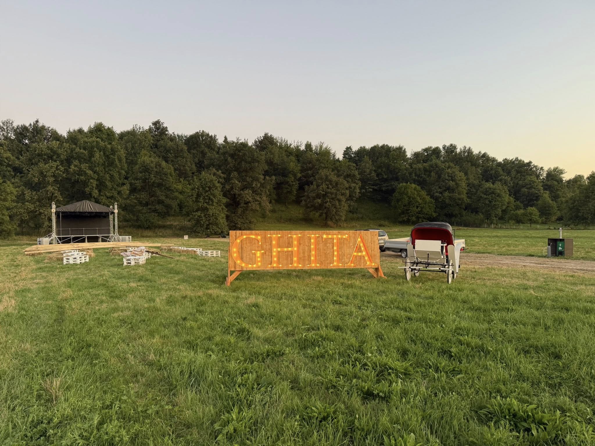 Litere GHITA iluminate